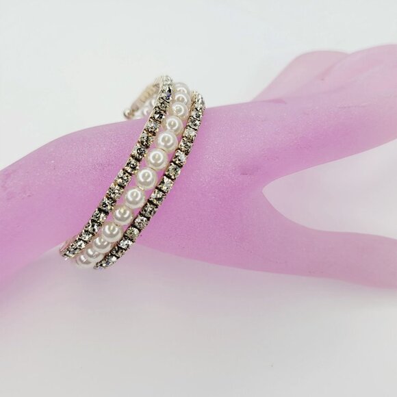 White Fashion Pearls and Crystals Three Coil Link Wrap Around Stretch Bracelet - Picture 2 of 9